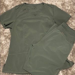 Cherokee infinity scrub set